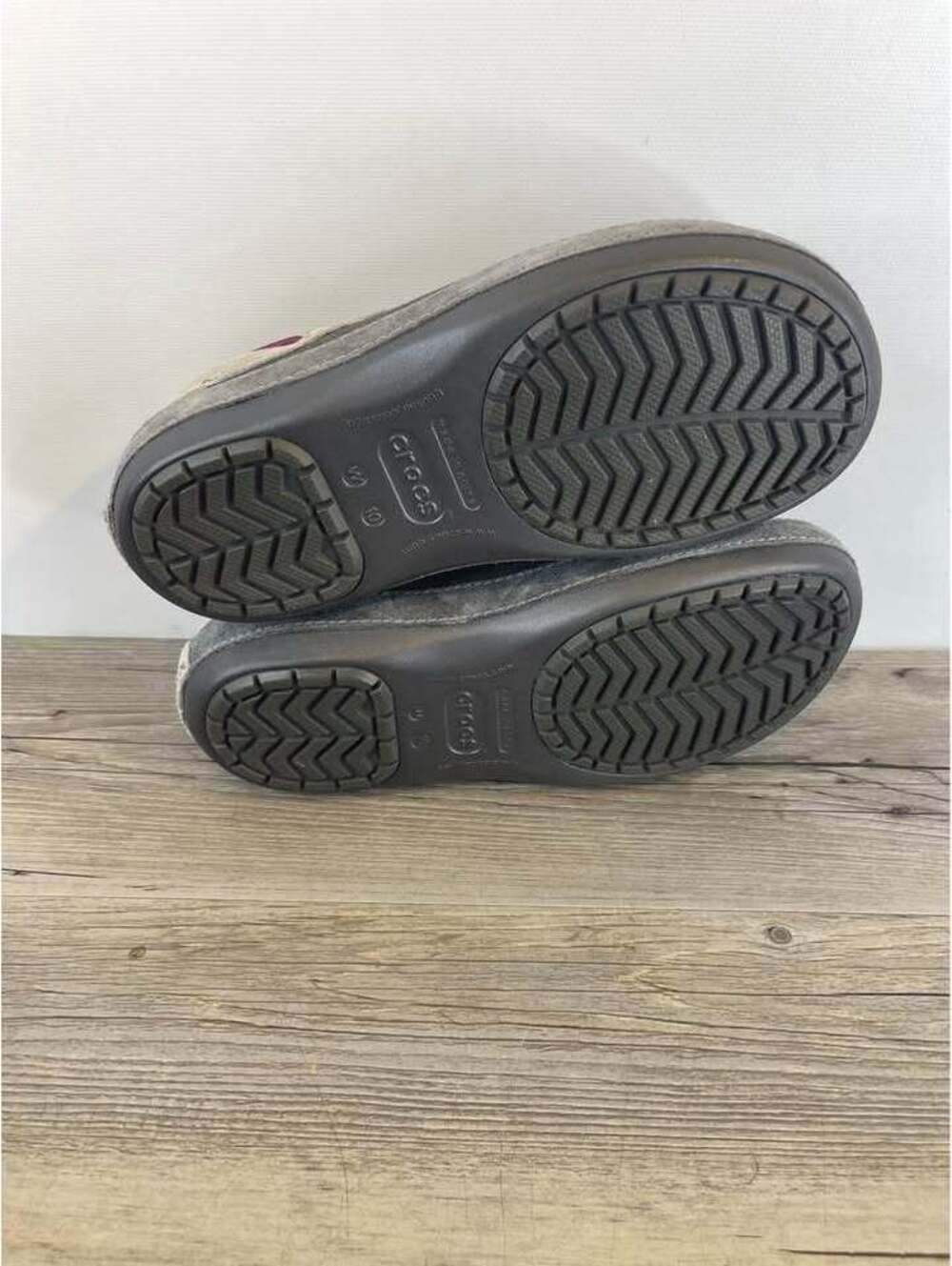 Crocs Santa Cruz Suede Slip On Loafers Dark Grey Womens Size 10 - Picture 3 of 6